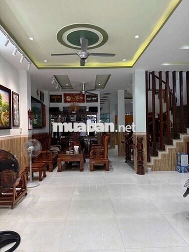 Nhà đẹp cần bán, vị trí gần biển, phù hợp kinh doanh căn hộ hoặc để ở