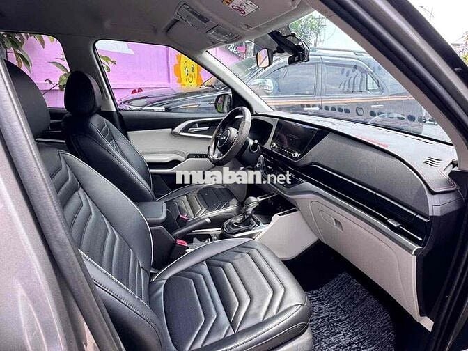 Kia Carens 2024 1.5G Luxury - 24000 km