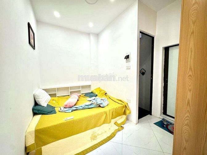 TRUG TÂM HBT , 3 BƯỚC CHÂN LÀ RA PHỐ , GẦN BV VÀ TRƯỜNG HỌC
