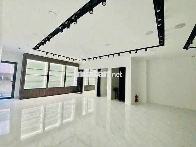 CHO THUÊ GẤP - 37E Hoàng Việt, P.4, Q.TB - 6x20m - 6PN - Sàn Suốt
