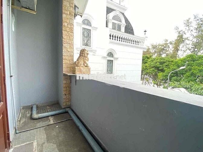 CĂN HỘ STUDIO FULL NỘI THẤT 25m2 BAN CÔNG NGAY VÒNG XOAY HIM LAM
