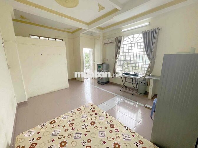 Trống 1p Studio Full Nội Thất Cửa Sổ Trời Ban Công Ngay Mặt Đường Lớn