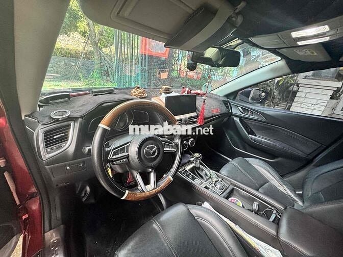 Mazda 3 2019 2.0L Premium - 130000 km