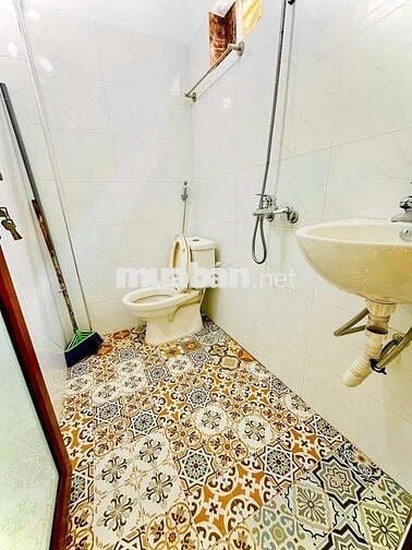 BÁN NHÀ MINH KHAI , LÔ GÓC 2M THOÁNG , NGÕ XE BAGAC VÀ VF3 ĐỖ CỬA .