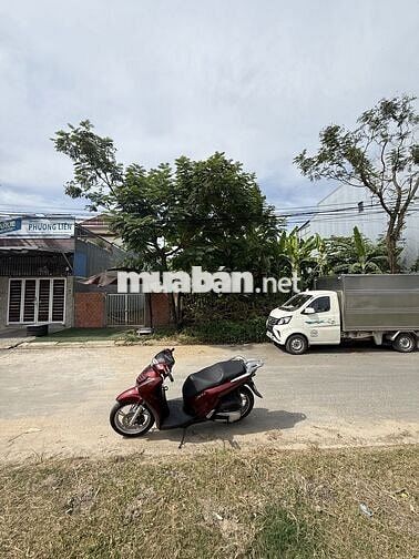 Đất mặt tiền sau bến xe đối diện công viên giá 4tyxx