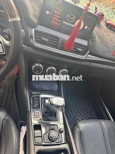 Mazda 3 2019 2.0L Premium - 130000 km