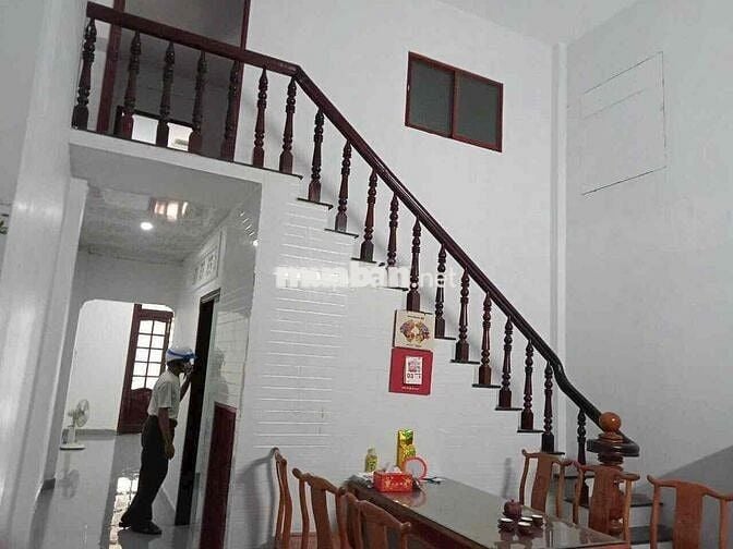 Sở hữu ngay căn nhà ngay chợ Búng 100m2/950tr hiện có 3p ngủ 2p wc