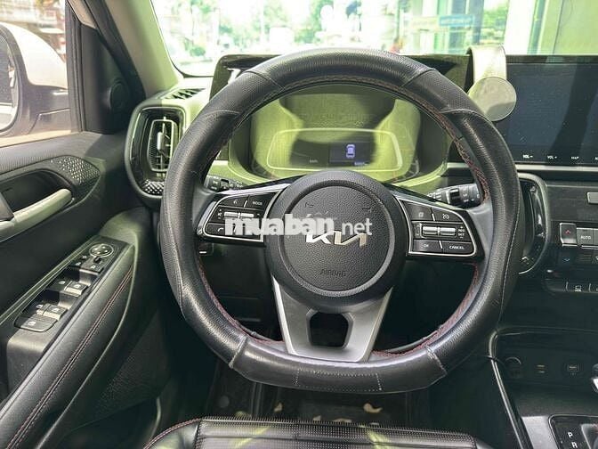 Kia Seltos 2022 Premium 1.4 AT - 47000 km