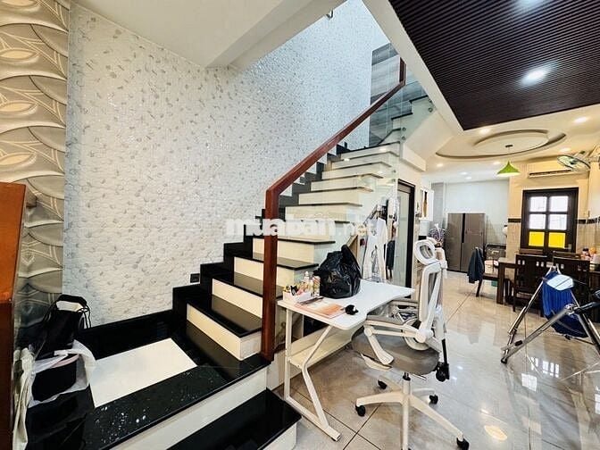 Bán nhà 2 tầng, hẻm 6m, Nguyễn Gia Trí, Bình Thạnh, DT43m2, nhỉnh 10T.