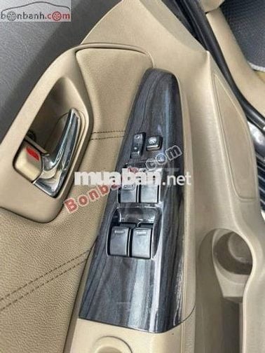 Toyota Fortuner 2.7V 4x2 AT 2012