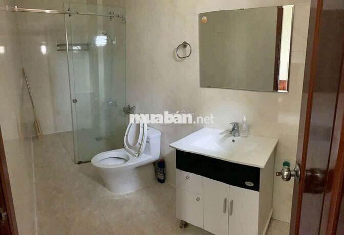 NHÀ 3TẦNG THIẾT KẾ HIỆN ĐẠI, SẠCH SẼ,5PN, FULL NỘI THẤT KHU NAM VIỆT Á
