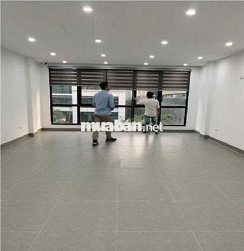TOÀ NHÀ 5 LẦU CÓ THANG MÁY SÁT BÊN CHỢ TÂN ĐỊNH Q3 GIÁ 46 TRIỆU