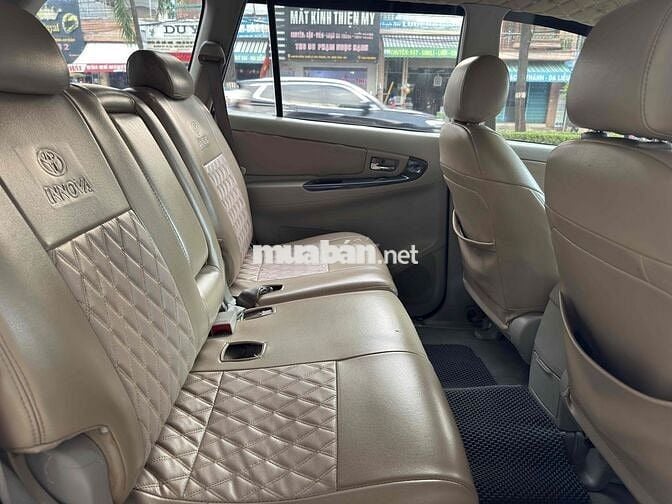 Toyota Innova 2014 E - 100000 km