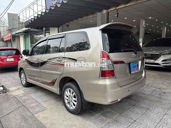Toyota Innova 2014 E - 100000 km
