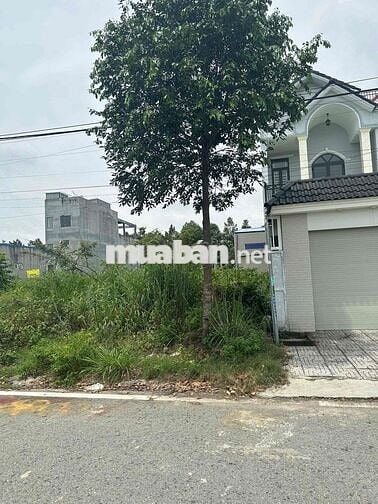 Chính Chủ Cần Bán Gấp Lô Đất Đối Diện Vòng Xoay Metro Giá Tốt