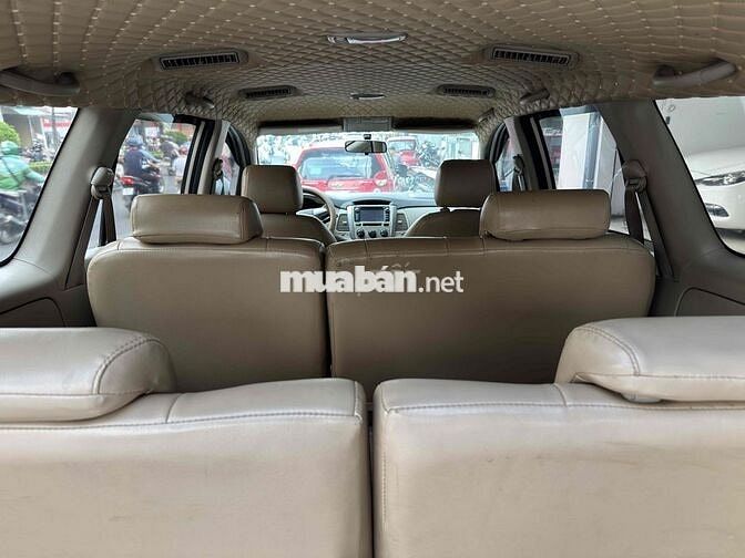 Toyota Innova 2014 E - 100000 km