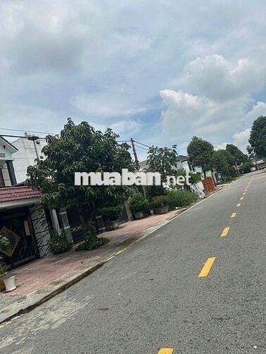 Chính Chủ Cần Bán Gấp Lô Đất Đối Diện Vòng Xoay Metro Giá Tốt