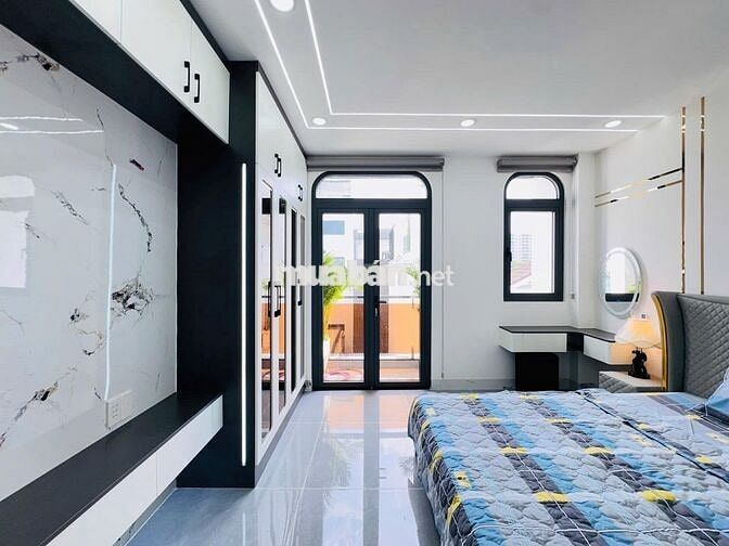 Nhà mặt tiền, 1 lửng 3 lầu, đường Lê Văn Khương