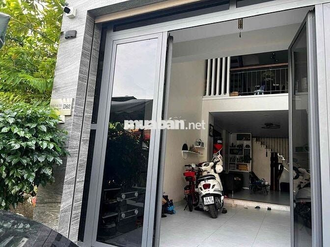 CHÍNH CHỦ BÁN NHÀ 3 LẦU NVL P6