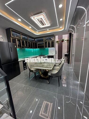 Nhà mặt tiền, 1 lửng 3 lầu, đường Lê Văn Khương
