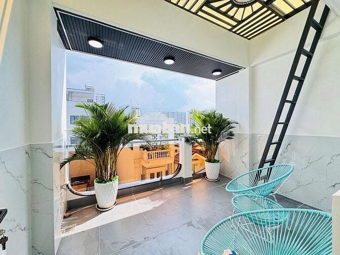 Nhà mặt tiền, 1 lửng 3 lầu, đường Lê Văn Khương