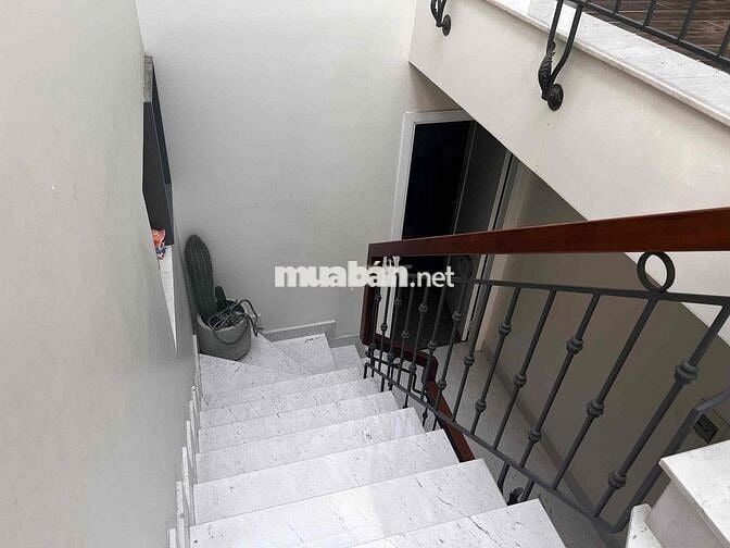 CHÍNH CHỦ BÁN NHÀ 3 LẦU NVL P6