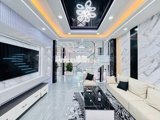 Nhà mặt tiền, 1 lửng 3 lầu, đường Lê Văn Khương