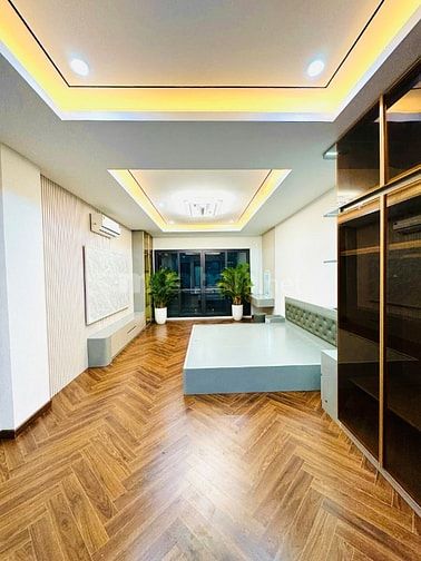 Bán nhà mới hoàn thiện 60m*7 tầng thang máy Phố Trạm, Long Biên