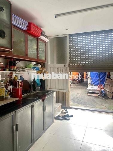 MẶT TIỀN NGUYÊN CĂN NGAY CHỢ TÂN HƯƠNG ĐƯỜNG 2 CHIỀU CÓ LỀ 1.5M
