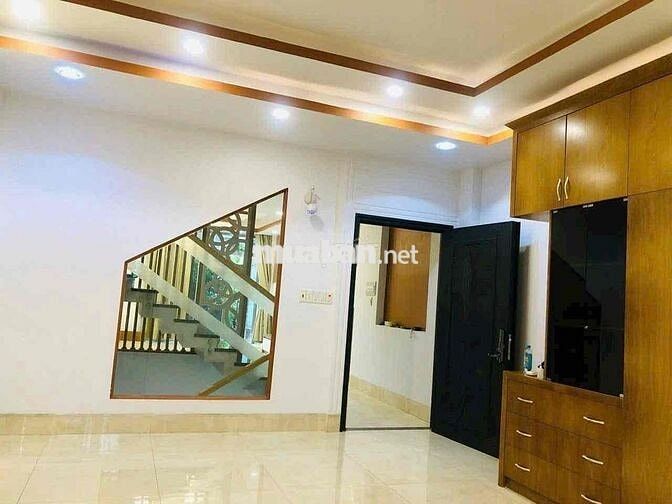 Nhà đường 30 cạnh Aeon mall nguyên căn 4 lầu giá 33tr