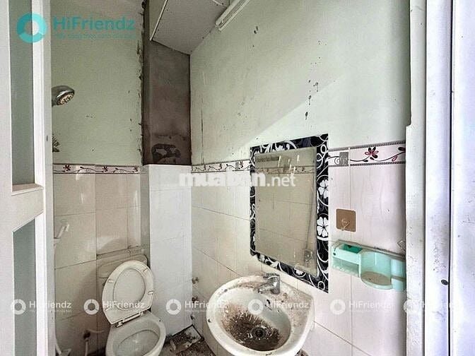 Gác Bancol Tách Khu Vực Bếp Ngay Vòng Xoay Mũi Tàu