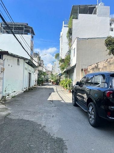 Chính chủ Bán Nhà đường 8m xe hơi thông, khu vực đáng sống
