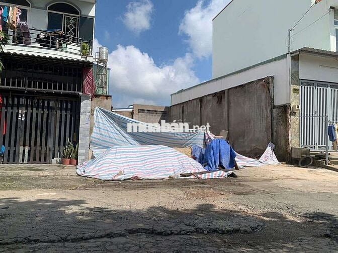 Chính chủ gửi bán lô đất bà điểm hóc môn 5*26 mặt tiền đg 6m bê tông