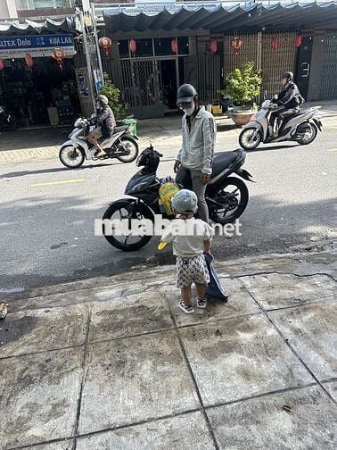 Cần đổi xe nên bán