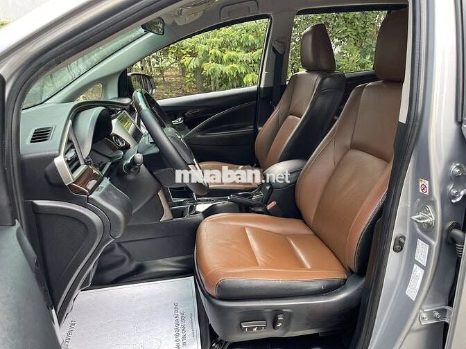 Toyota Innova 2.0V 2016 Xe Gia Đình Ghế Thương Gia