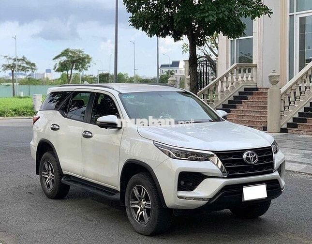 Toyota Fortuner 2022 2.4 4x2 AT - 55000 km