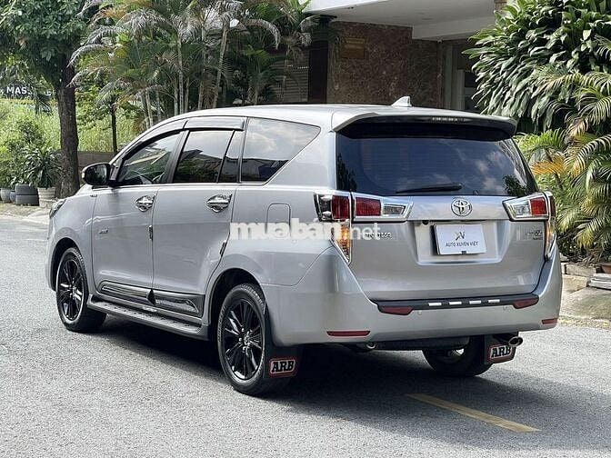 Toyota Innova 2.0V 2016 Xe Gia Đình Ghế Thương Gia