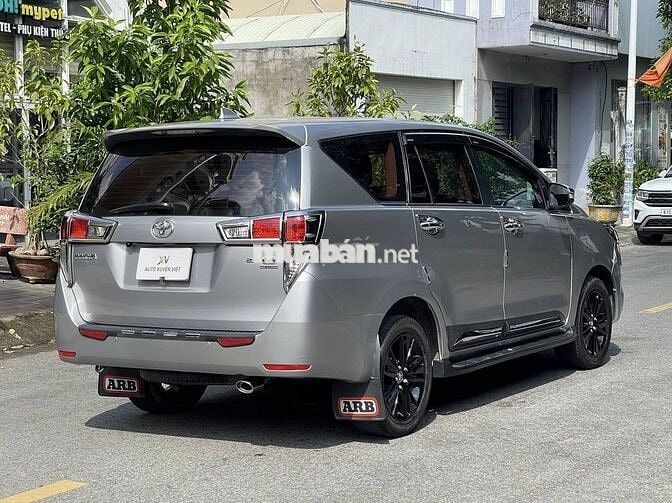 Toyota Innova 2.0V 2016 Xe Gia Đình Ghế Thương Gia