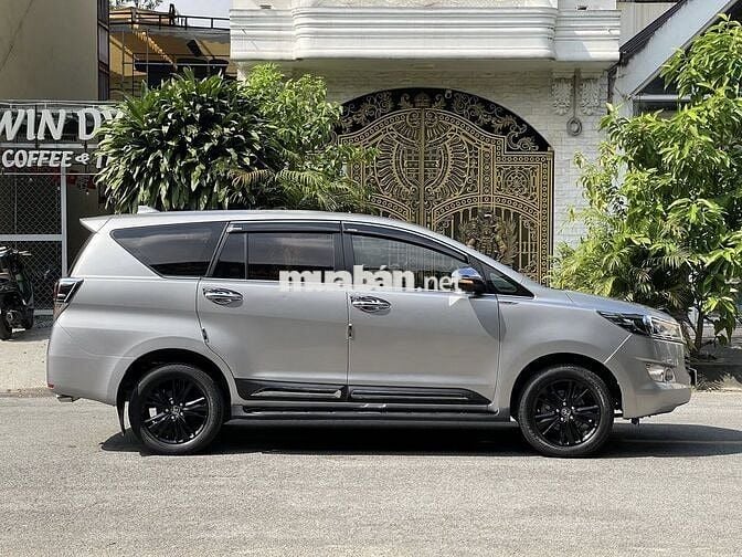 Toyota Innova 2.0V 2016 Xe Gia Đình Ghế Thương Gia