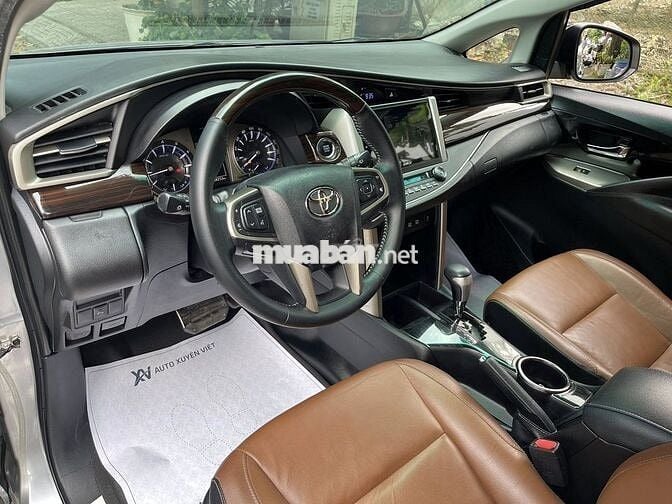 Toyota Innova 2.0V 2016 Xe Gia Đình Ghế Thương Gia
