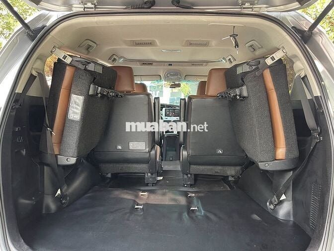 Toyota Innova 2.0V 2016 Xe Gia Đình Ghế Thương Gia