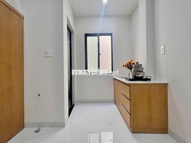 PHÒNG FULL NỘI THẤT MỚI XÂY NGAY ĐẠI HỌC VĂN LANG AN NINH TỰ DO