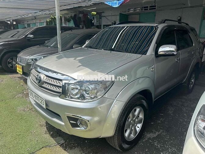 Toyota Fortuner 2010 2.7V - 90000 km