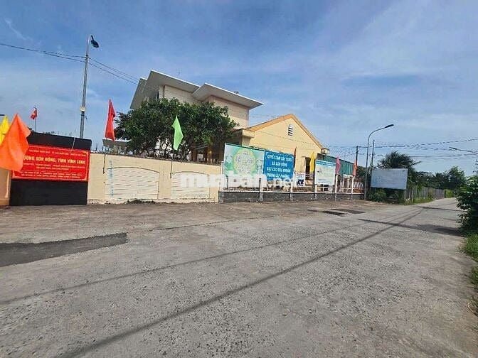 ĐẤT MẶT TIỀN 14M NGANG SÁT BÊN UB P.SƠN ĐÔNG