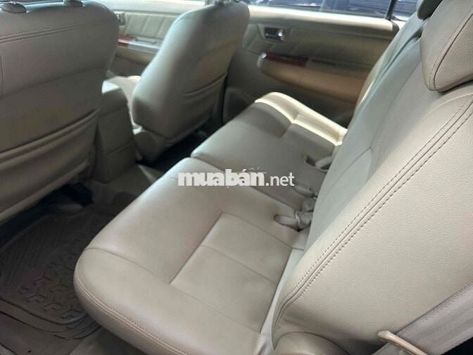 Toyota Fortuner 2010 2.7V - 90000 km