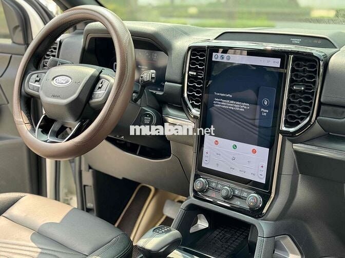 Everest Titanium 4x4 AT đẹp xuất sắc đi 20.000km