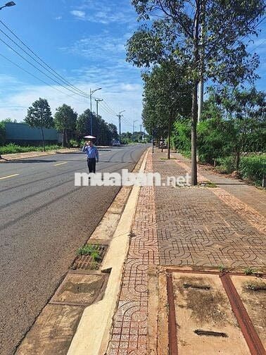 Mặt tiền đường Lê Duẩn cách biển 10p trung tâm Tt Đất Đỏ 132m2/2ty050