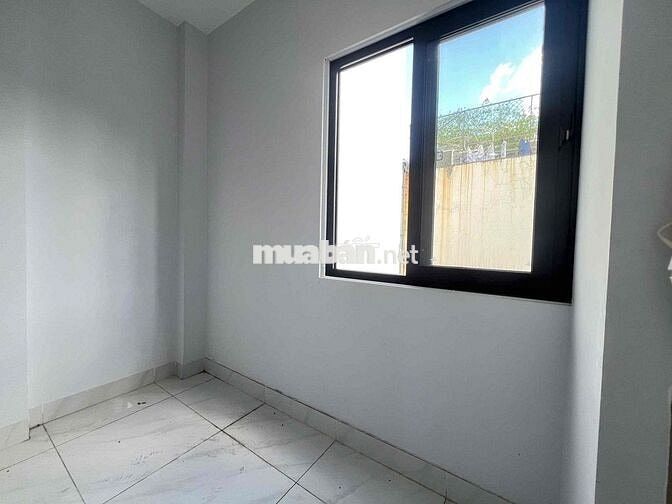QUẬN 10- PHÒNG NỘI THẤT CỬA SỔ LỚN- GẦN BÁCH KHOA, HUFLIT