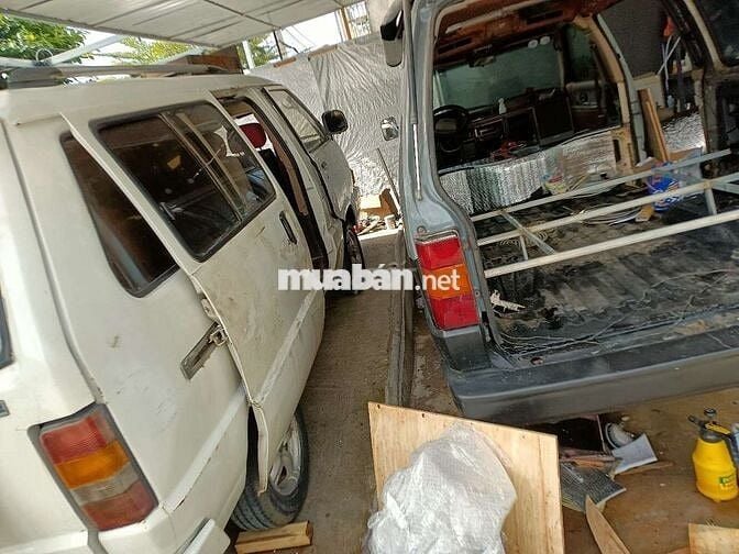 Toyota van ko niên hạn 9 chổ mới đăng kiểm