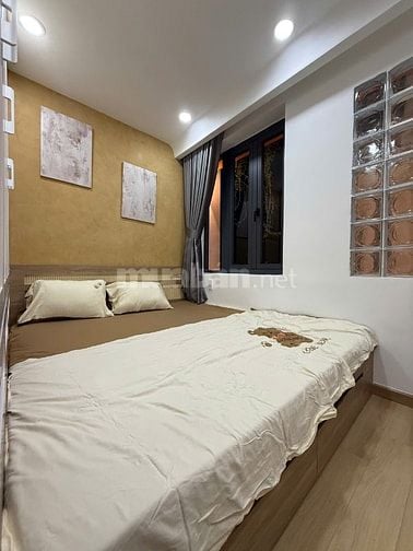 Bán nhà Cô Giang Q.1 - 32m2 - 3pn 3wc tặng nội thất, giá 7,1 tỉ